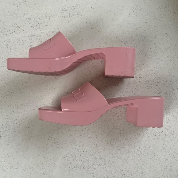 Gucci Pink Rubber Slip On Shoes size 7 with box - Picture 2 of 5
